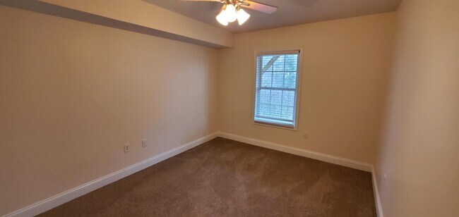 Building Photo - 172 Beth Ln