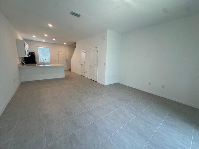 Building Photo - 8720 Daybreak St