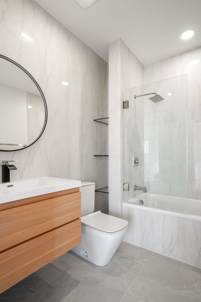 Building Photo - 194 Sumner St