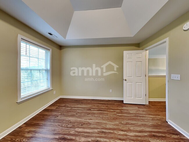 Building Photo - 5536 Keowee Way