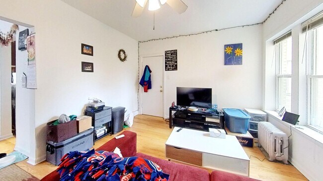 Building Photo - Rehabbed Portage Park One Bedroom