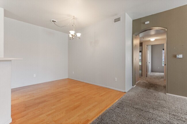 Building Photo - Cozy 3 Bed Littleton Condo