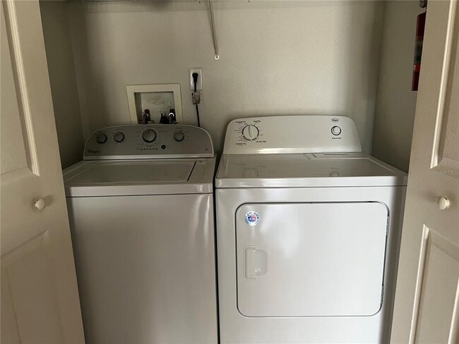 Building Photo - 1033 Willow Dr