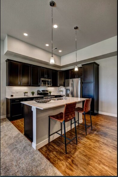 Building Photo - 4153 N Park Dr