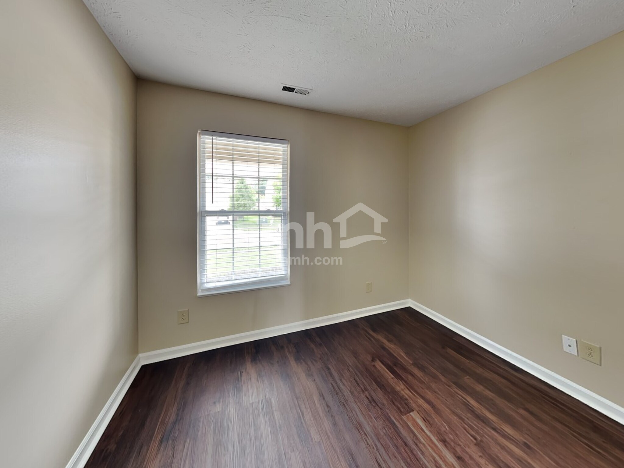 Building Photo - 7864 Fox Glen Dr