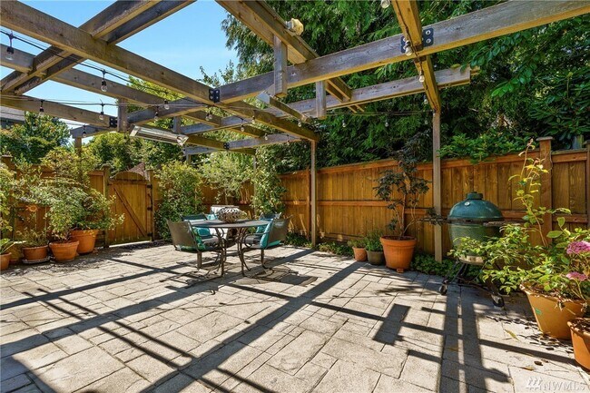 Patio - 3717 Belvidere Ave SW
