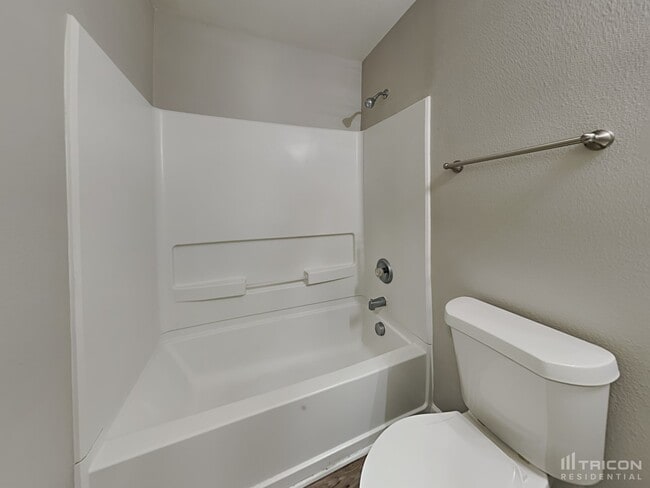 Building Photo - 6231 Salamander Run Ln