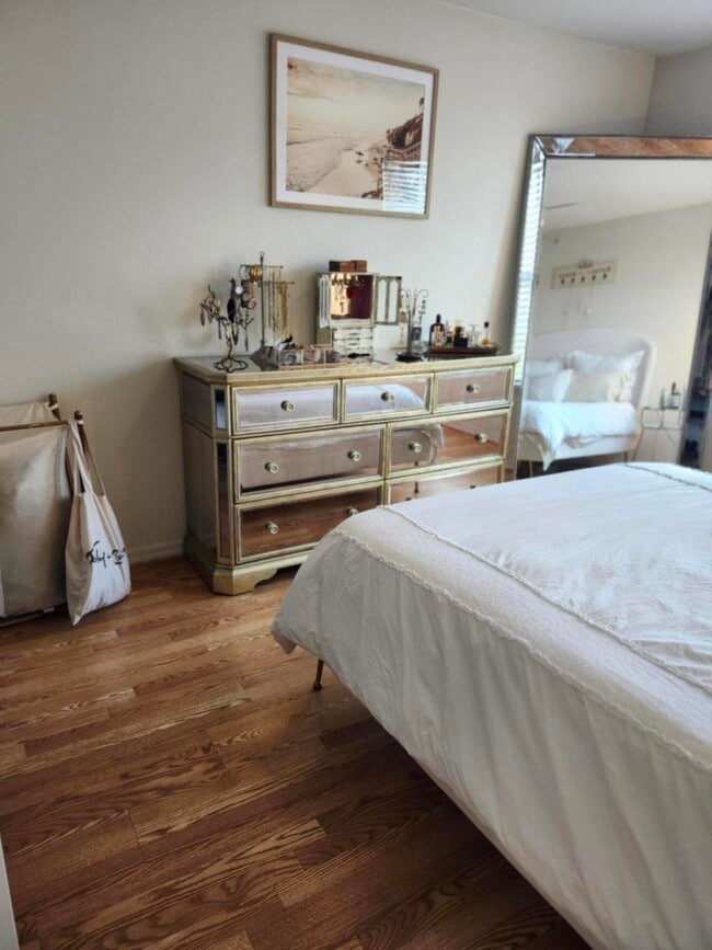 Building Photo - 519 Villa Cir