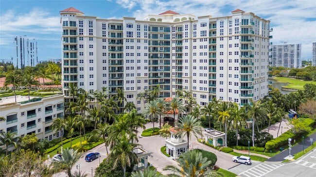 Building Photo - 20000 E Country Club Dr