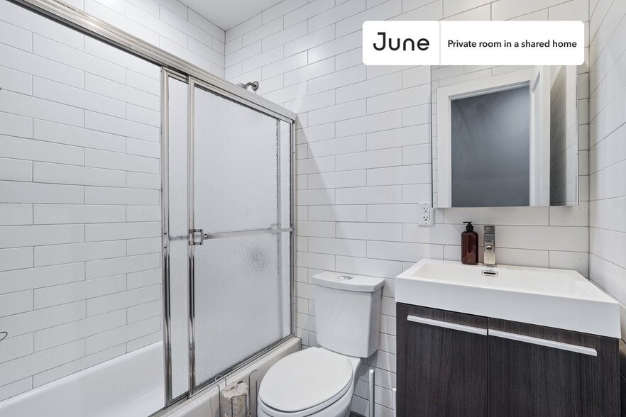 Building Photo - Room in Shared 4 bed/2 bath home in West Harlem