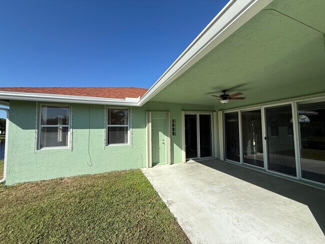 Building Photo - 1168 Hatteras Cir