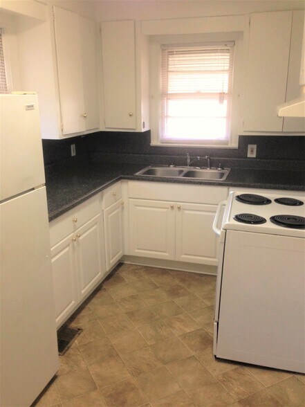Building Photo - 125 Irene Cir