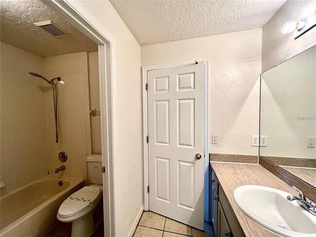 Building Photo - 1140 Cedarwood Way