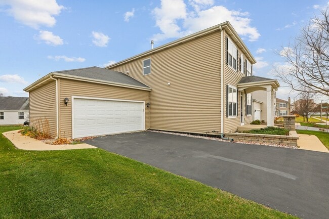 Building Photo - 1876 Bluestem Cir