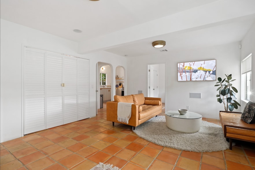 living room - 227 N Avenue 50
