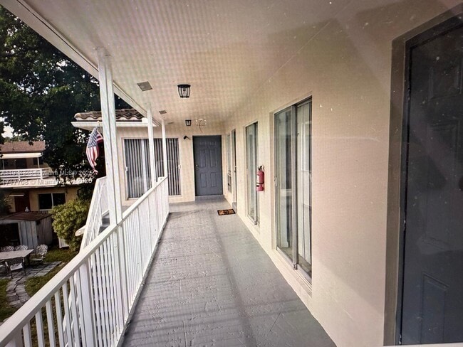 Building Photo - 3031 NE 21st Terrace