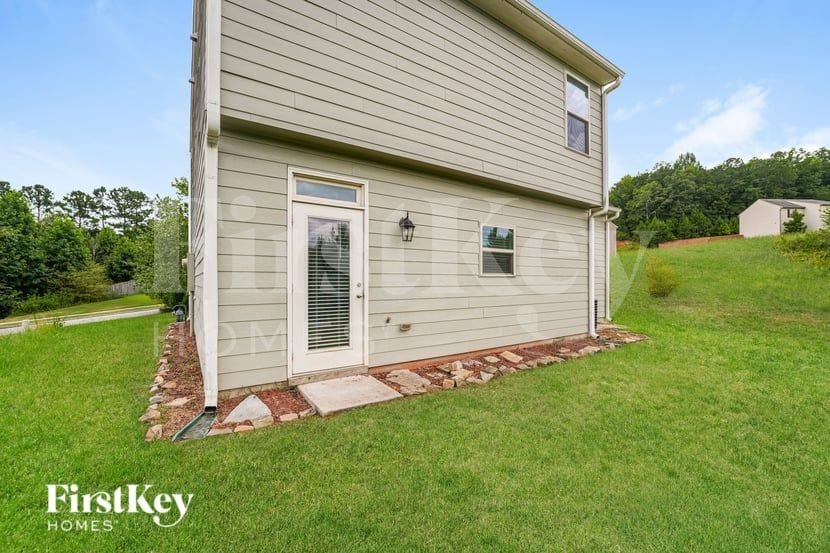 Building Photo - 1035 Sutherland Dr