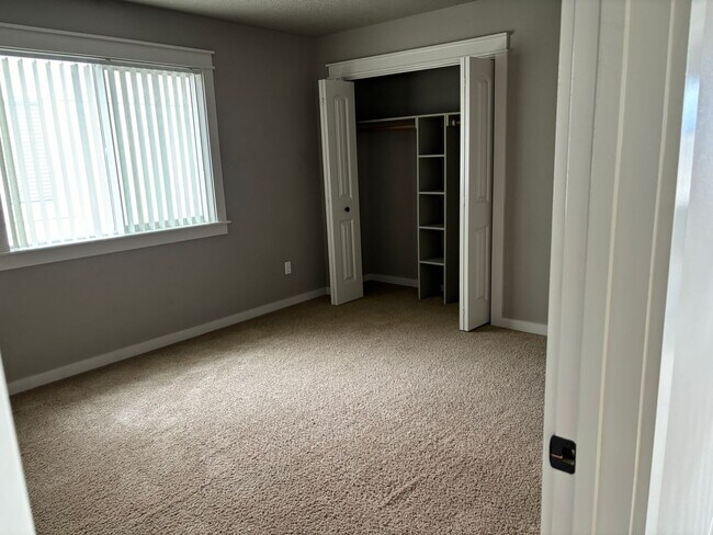 Building Photo - 4526 N Kilee Ave