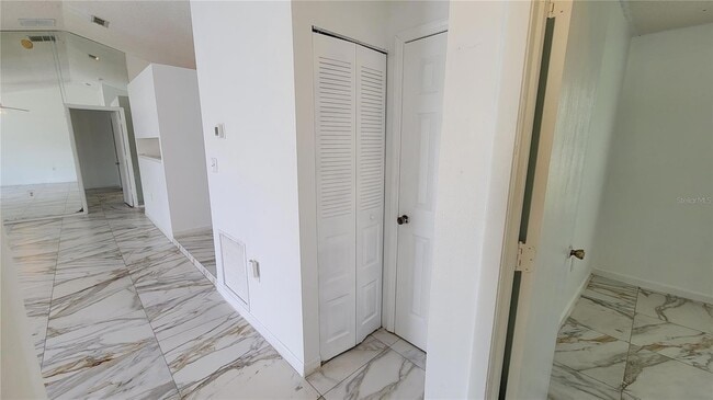 Building Photo - 3048 Bonkirk Dr