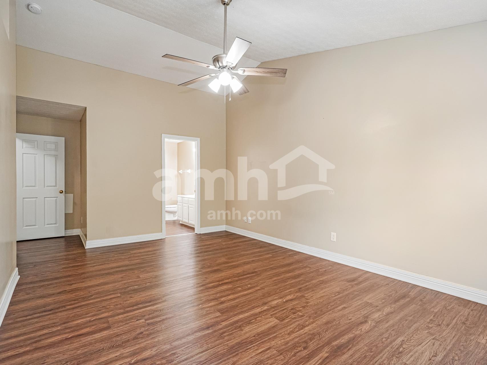 Building Photo - 1739 Autumn Dr