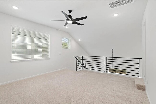 Building Photo - 1612 Kit Cir