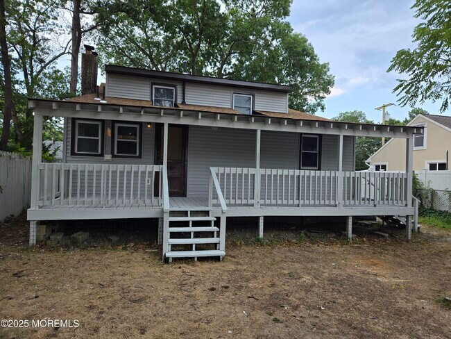 Building Photo - 40 Red Wing Ave