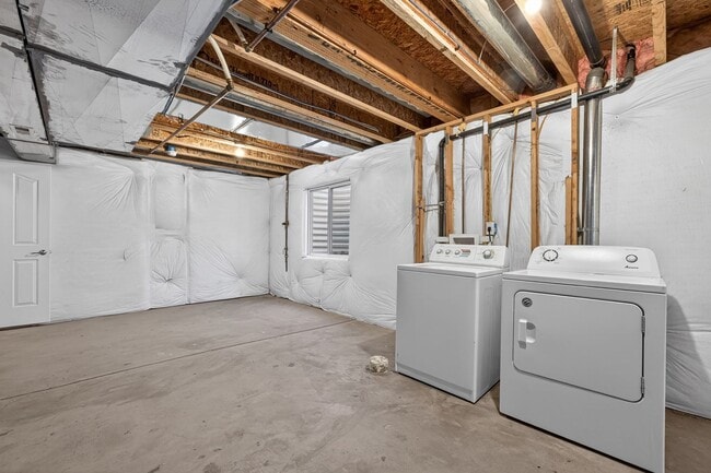 Building Photo - Amazing 3 bedroom home