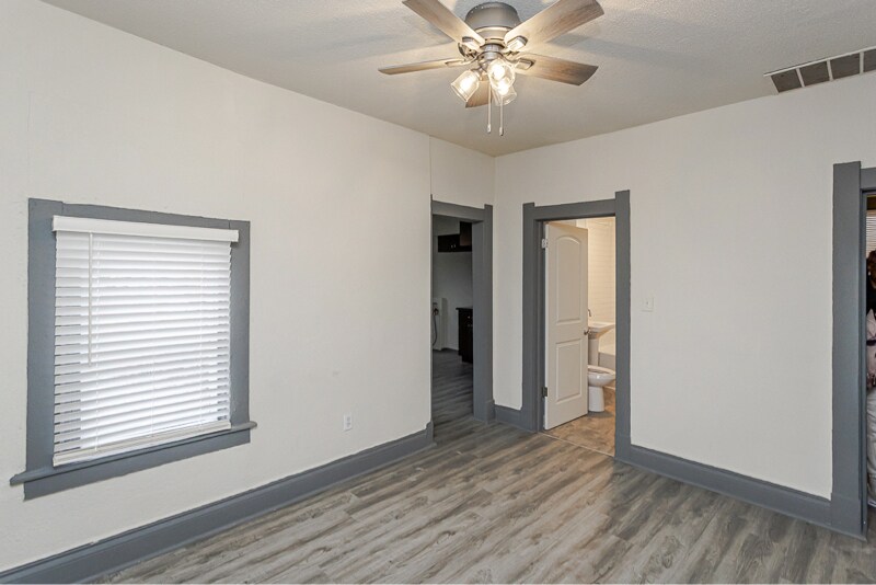 Building Photo - 423 Langdon St