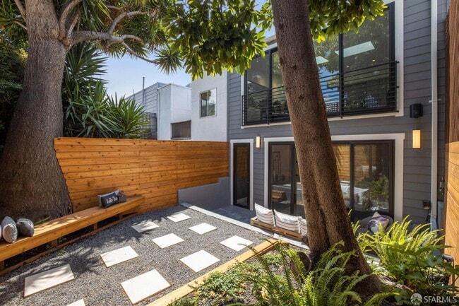 Building Photo - 903 Minnesota St