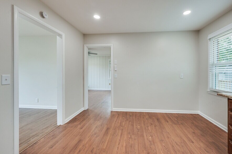 Building Photo - 5003 Hasty Dr