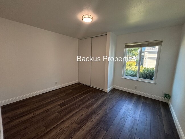 Building Photo - Lovely Los Olivos Condo