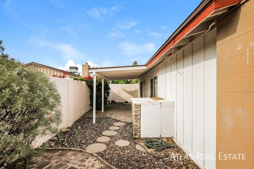 Building Photo - 4035 W Harmont Dr