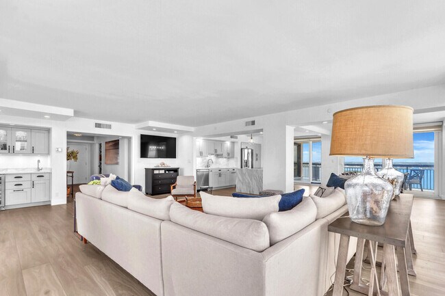 Building Photo - 5380 N Ocean Dr