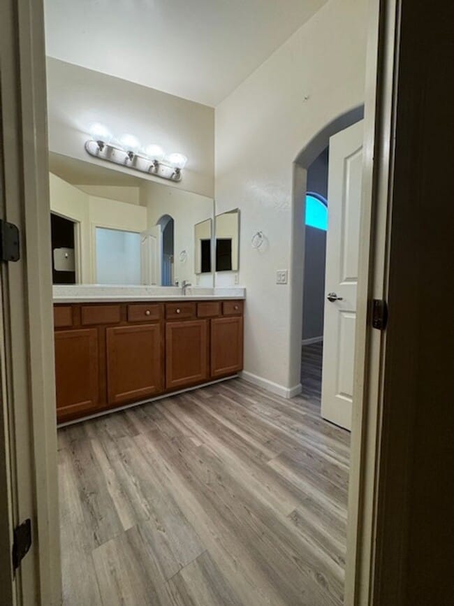 Building Photo - Vail- 3 bedroom/ 2 bathroom with 3 car garage