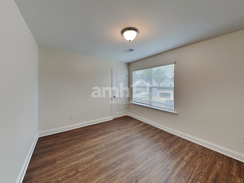 Building Photo - 2023 St Joseph Dr