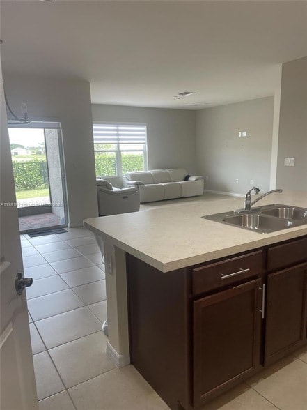 Building Photo - 10817 Marble Brook Blvd
