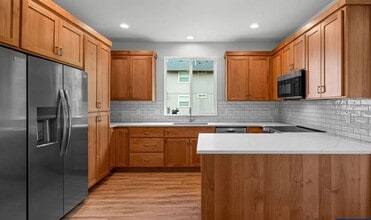 Building Photo - 865 SW Grove St