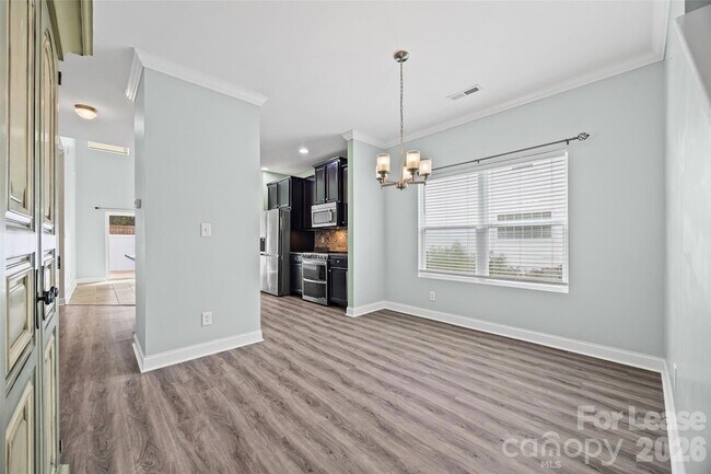 Building Photo - 2090 Shady Pond Dr