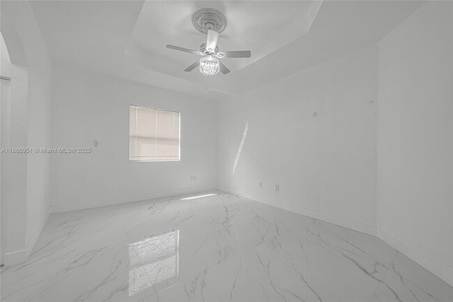 Building Photo - 642 SE 37th Pl