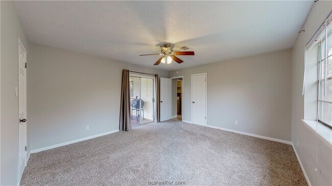 Building Photo - 1107 Braeswood Dr