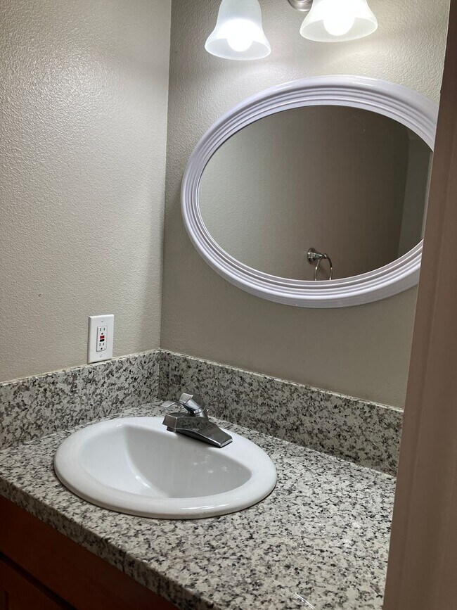 Building Photo - 3924 SE Gladstone St