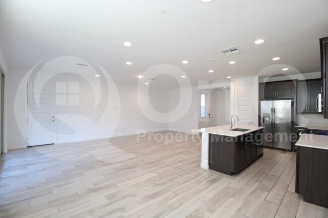 Building Photo - 670 S Jacana Ln