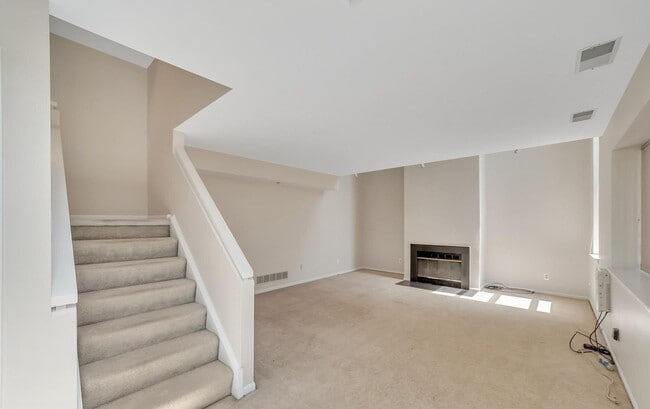 Building Photo - 116 Paladin Dr