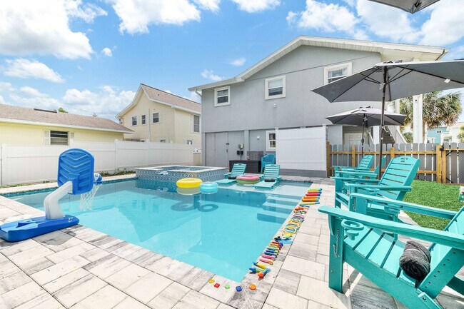 Building Photo - 108 Zamora St