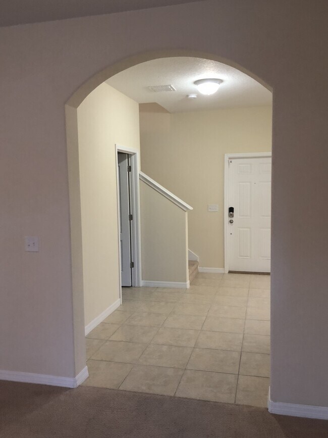 Building Photo - Beautiful Renovated 3/2.5 Located In Independence
