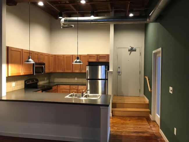 Primary Photo - 425 N Prince St
