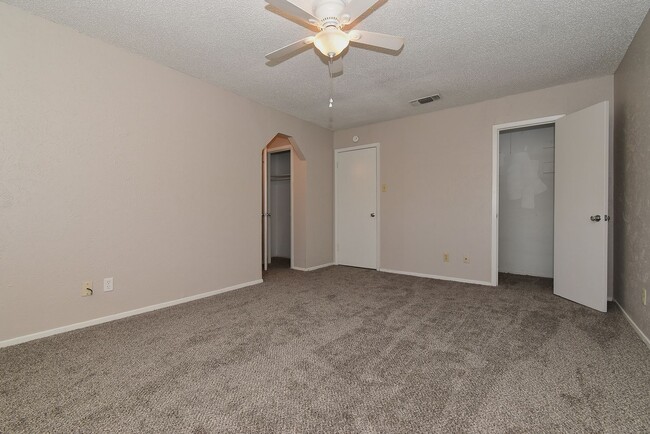 Building Photo - 3117 Chaparral- House