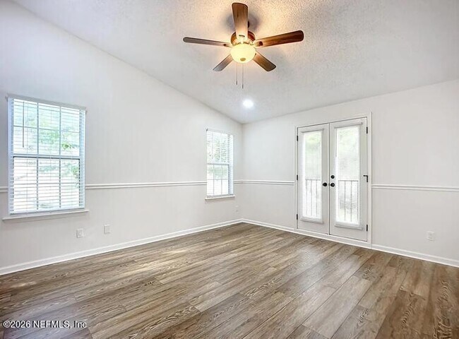 Building Photo - 13715 Richmond Park Dr N