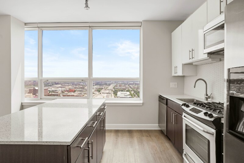 Building Photo - 728 W Adams St