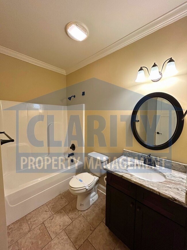 Building Photo - Beautiful two bedroom townhome!